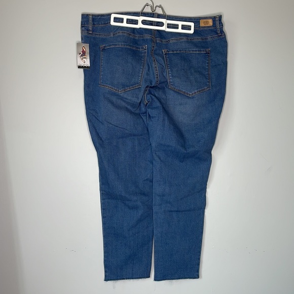 Sofia Vergara Sofia Mid Rise Skinny Ankle Jeans - Picture 5 of 8